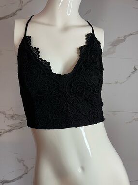 Charlotte Russe Black Floral Lace Crop Top Crossed Straps Size S Layers, Date
